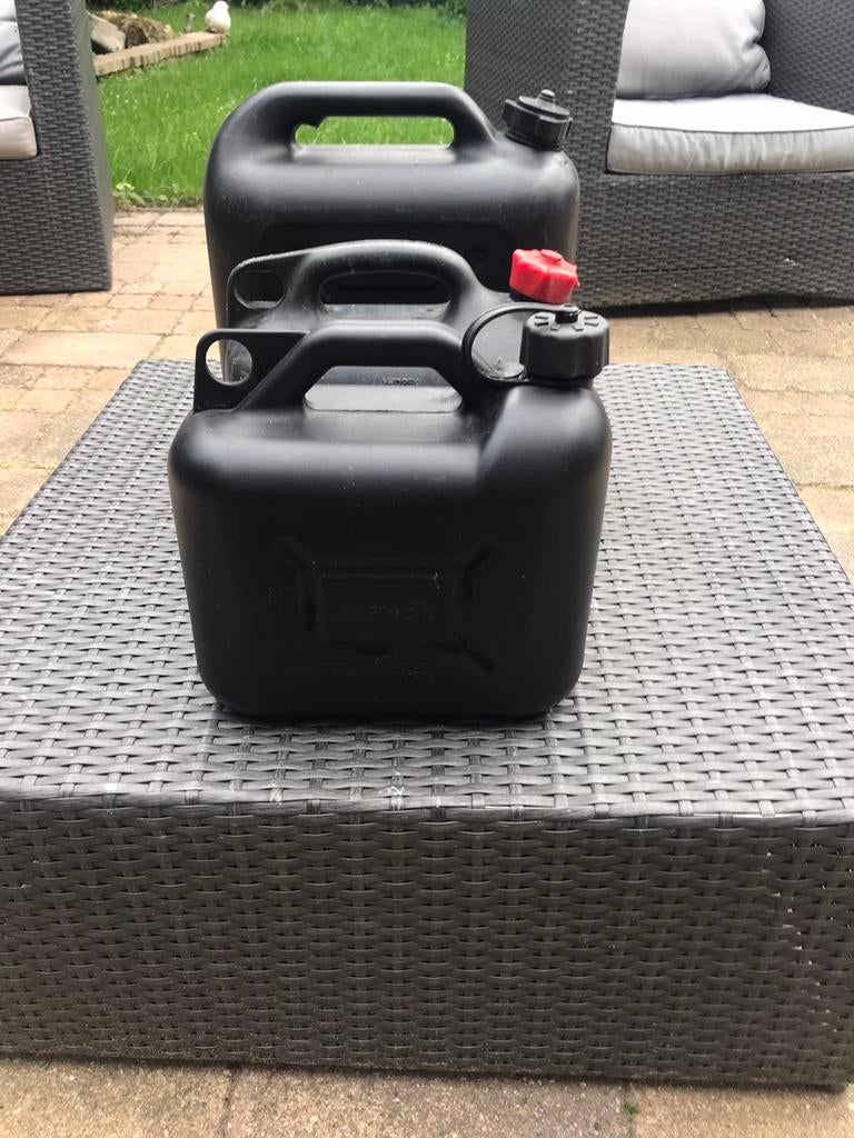 3 jerrycans, Tuin en Terras, Regentonnen, Minder dan 75 liter, Ophalen of Verzenden, Zo goed als nieuw