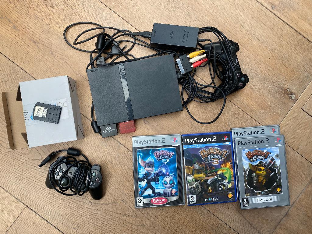 playstation 2 met spellen en tv, Spelcomputers en Games, Spelcomputers | Sony PlayStation Consoles | Accessoires, Ophalen, Gebruikt
