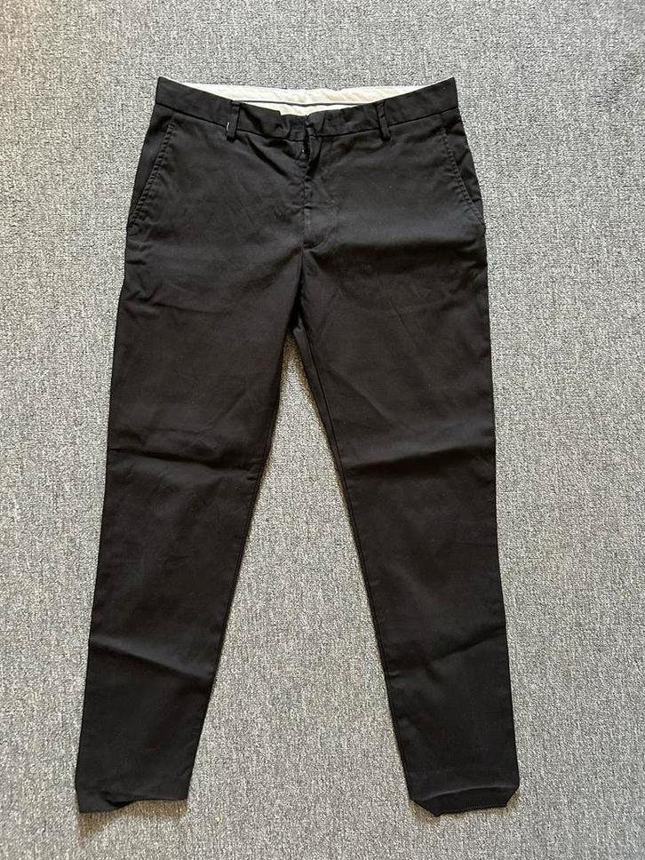 Zara Heren Chino Broek Zwart Maat 42 (EUR), Kleding | Heren, Broeken en Pantalons, Zo goed als nieuw, Overige maten, Zwart, Ophalen of Verzenden