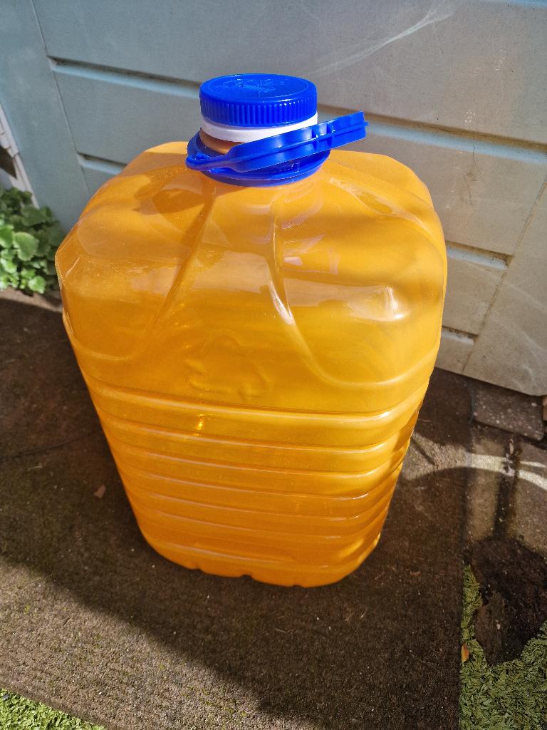 jerrycans 20 liter, Ophalen