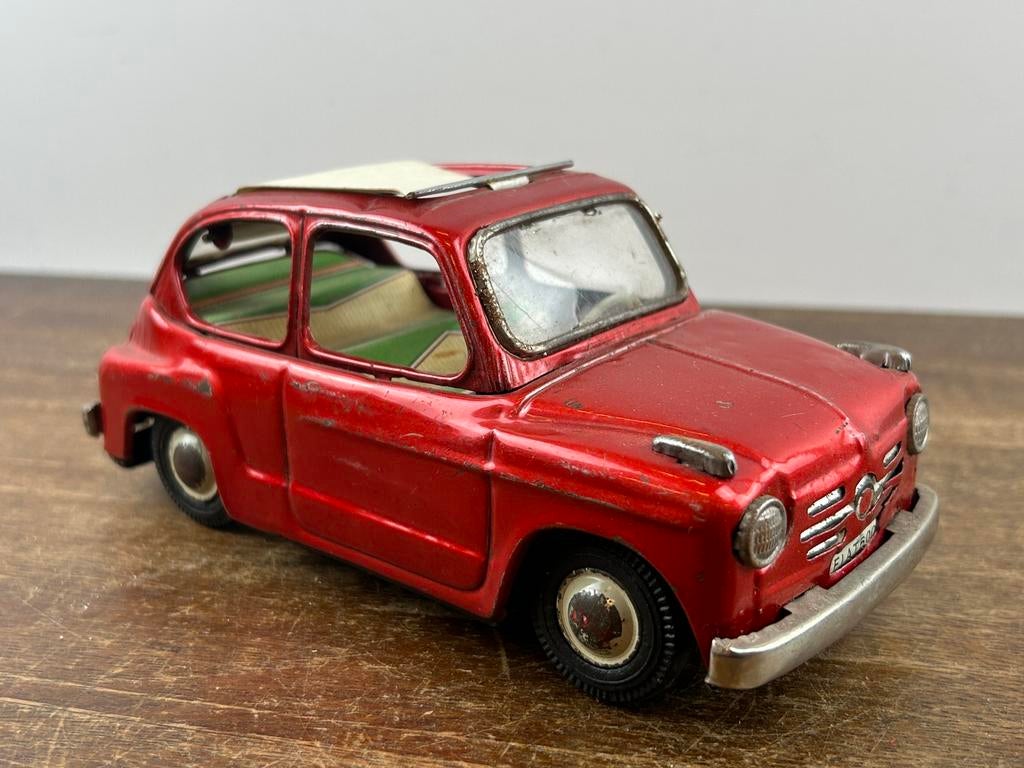 Bandai Fiat 600 Blikken Auto made in Japan Rood met wit dak, Ophalen of Verzenden