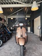 Vespa Sprint 50s | Custom | Full option | Garantie | 1e eige, Ophalen, Zo goed als nieuw, Benzine, Vespa