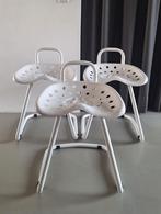 3 retro design tractorzitting stoelen vintage witte krukjes, Ophalen, Gebruikt, Staal