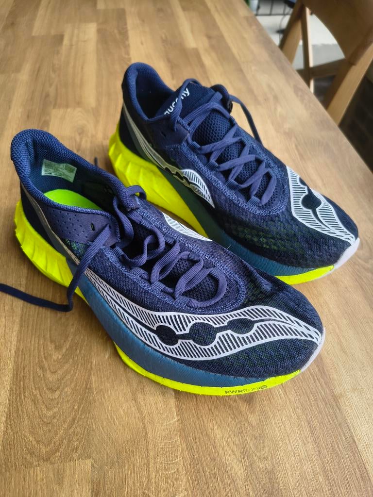 Saucony Endorphin Pro 4 hardloopschoenen maat 42.5, Sport en Fitness, Loopsport en Atletiek, Hardloopschoenen, Zo goed als nieuw