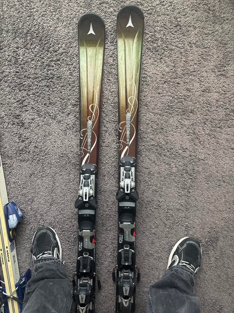 Atomic ski’s met bindingen – goede beginners ski, Ophalen, 160 tot 180 cm, Zo goed als nieuw, Atomic