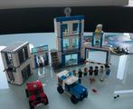 LEGO City Politiebureau - 60246. Met bouwboekjes,, Verzamelen, Transformers, G1, Ophalen of Verzenden, Zo goed als nieuw