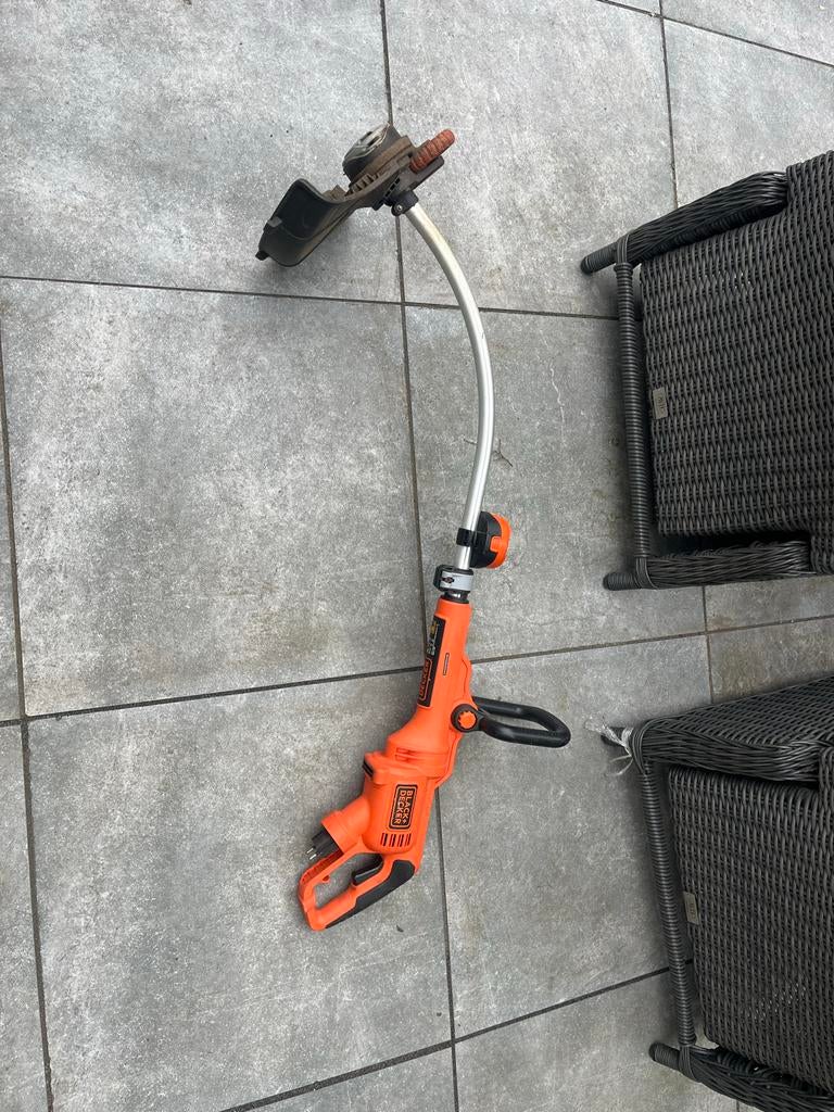 Black+Decker kantenmaaier / grastrimmer, Tuin en Terras, Grastrimmers, Ophalen, Gebruikt, 30 tot 50 cm, Elektrisch