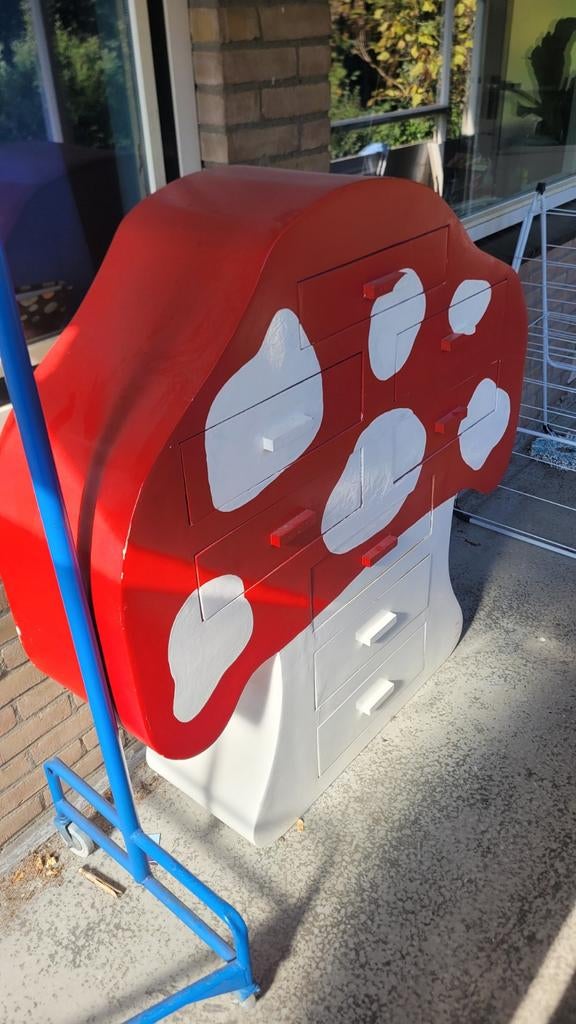 Unieke paddenstoel ladekast - Rood met wit, Gebruikt, 100 tot 150 cm, 5 laden of meer, 100 tot 150 cm