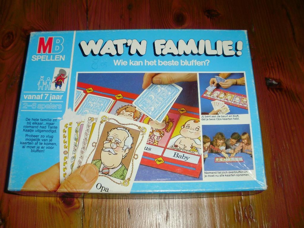 Wat een familie / 'n bordspel / spel, Hobby en Vrije tijd, Gezelschapsspellen | Bordspellen, Ophalen of Verzenden, Gebruikt