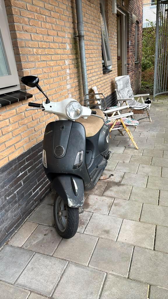 Vespa lx 50 4T, Fietsen en Brommers, Scooters | Vespa, Zo goed als nieuw, Vespa LX, Maximaal 45 km/u, Benzine, Ophalen