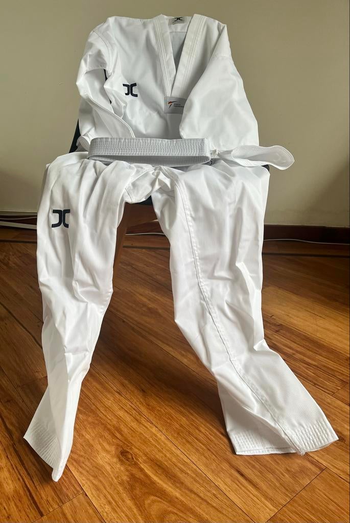 Taekwondo pak - Maat 150, Taekwondo, Maat XS of kleiner, Vechtsportpak, Ophalen of Verzenden
