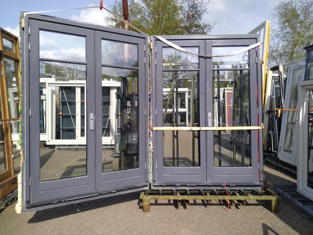 2 sets hardhouten kozijn met dubbele tuindeuren, Doe-het-zelf en Verbouw, Deuren en Horren, Zo goed als nieuw, Buitendeur, 215 cm of meer