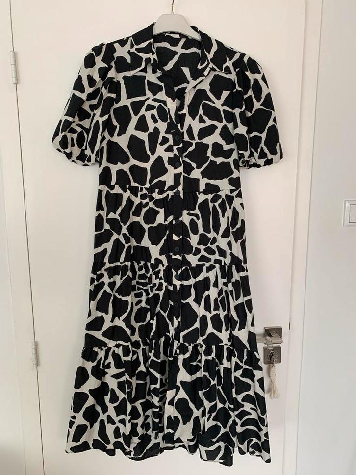 Nieuwe Zara jurk met dierenprint, maat S, Kleding | Dames, Jurken, Nieuw, Maat 36 (S), Zwart, Onder de knie, Ophalen of Verzenden