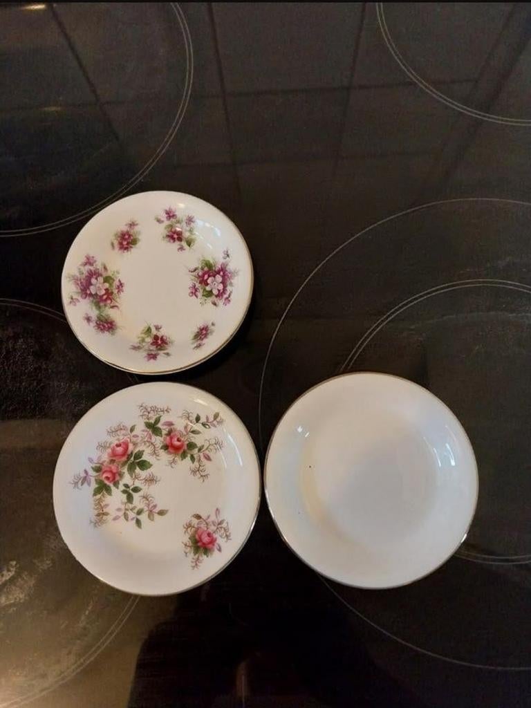 Royal Albert theezakje schotels, Antiek en Kunst, Antiek | Servies los, Ophalen of Verzenden