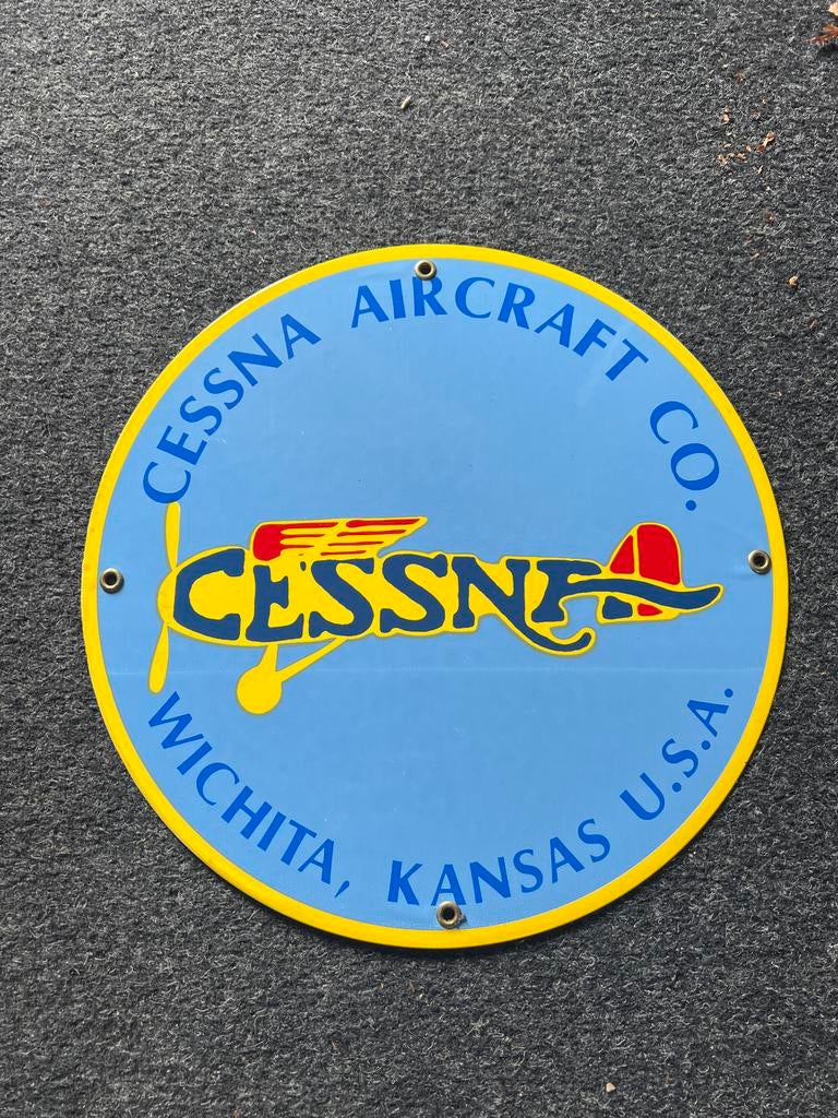 Cessna Aircraft Co. Emaille Reclamebord - Wichita, Kansas, Ophalen of Verzenden, Gebruikt, Reclamebord