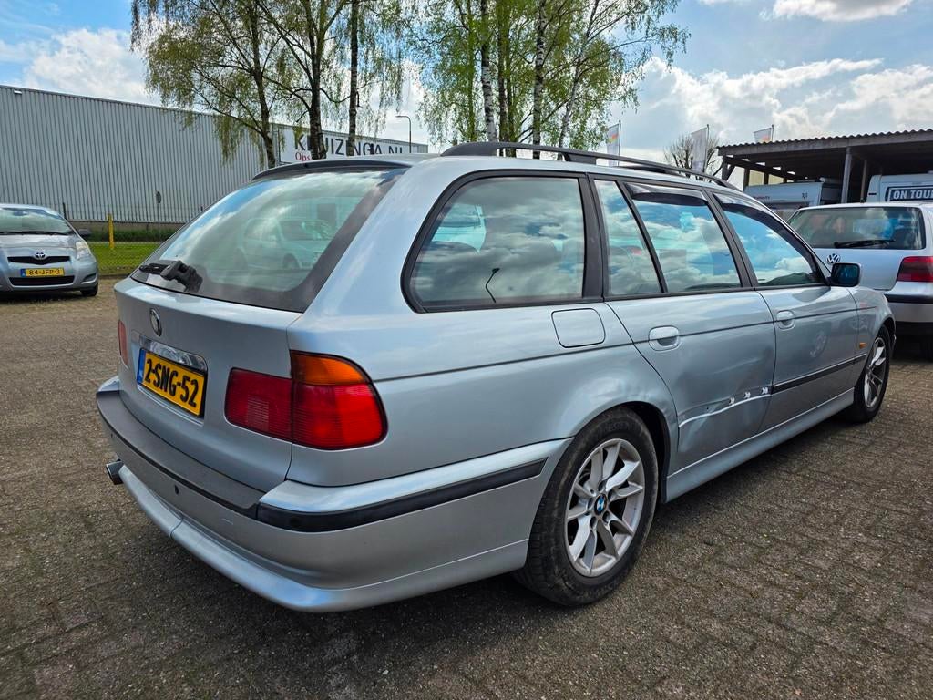 BMW 5-serie Touring 540i Executive, Auto's, BMW, Achterwielaandrijving, Gebruikt, 8 cilinders, 1700 kg