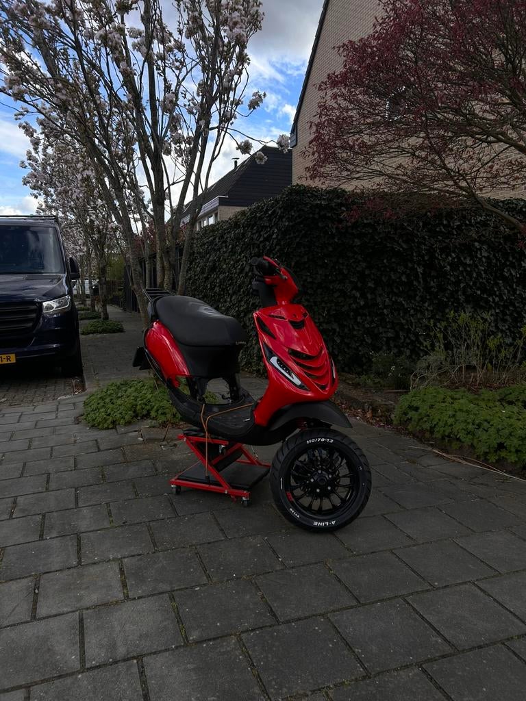 Zip 125 project, Fietsen en Brommers, Scooters | Piaggio, Zo goed als nieuw, Zip, Benzine, Ophalen