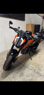 KTM Duke 790 a2 – 2023 – 4300 km – Zeer compleet uitgevoerd, 2 cilinders, 800 cc, Minimaal motorrijbewijs A2, 12 t/m 35 kW