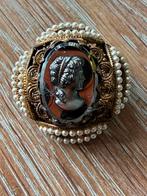 Vintage camee broche, Ophalen of Verzenden, Zo goed als nieuw, Overige materialen
