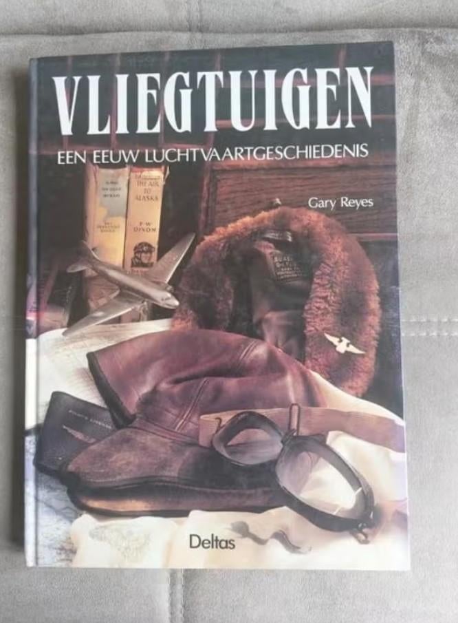 Een eeuw Luchtvaartgeschiedenis door G. Reyes, Verzamelen, Ophalen of Verzenden, Zo goed als nieuw, Boek of Tijdschrift