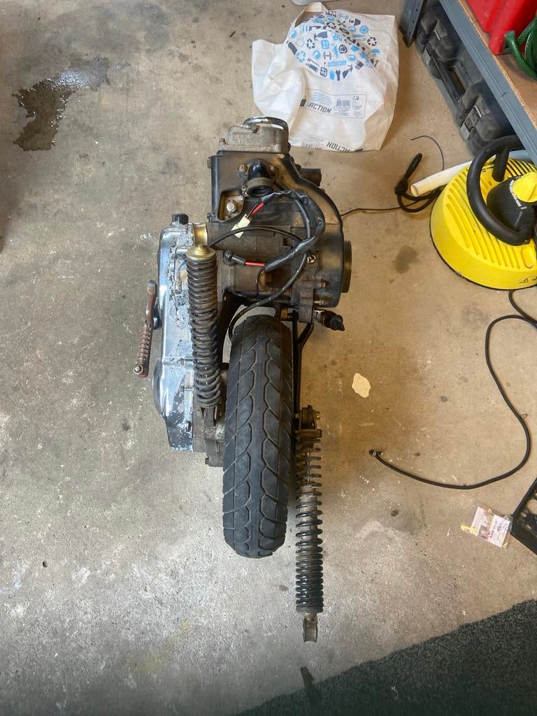 La Souris 4-takt 50cc moterblok, Fietsen en Brommers, Brommeronderdelen | Scooters, Ophalen, Gebruikt, Blok, Overige merken