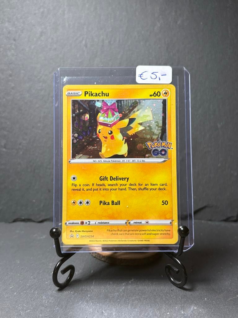 Pikachu SWSH234 Pokémon GO Promo Kaart, Ophalen of Verzenden, Zo goed als nieuw, Losse kaart