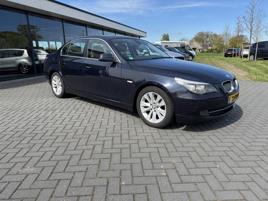 BMW 5 Serie 520i Bns Edition I (bj 2011), 4 cilinders, Parkeersensor, Bedrijf, Handgeschakeld