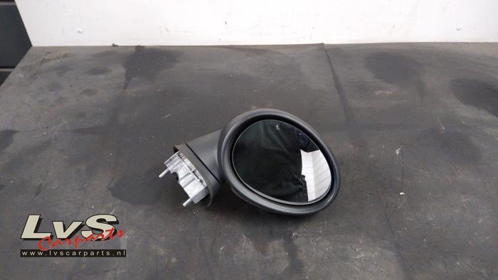 Buitenspiegel rechts van een Mini Clubman, Auto-onderdelen, Spiegels, Gebruikt, -, -, Ophalen of Verzenden