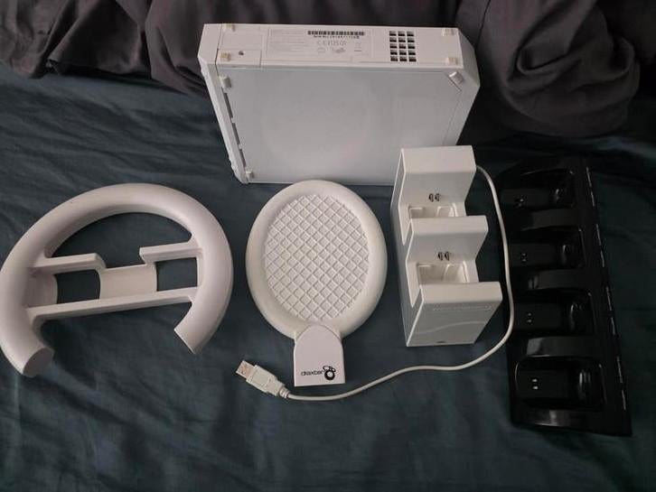 Nintendo Wii console zonder stroomkabel incl accessoires, Spelcomputers en Games, Spelcomputers | Nintendo Wii, Ophalen of Verzenden