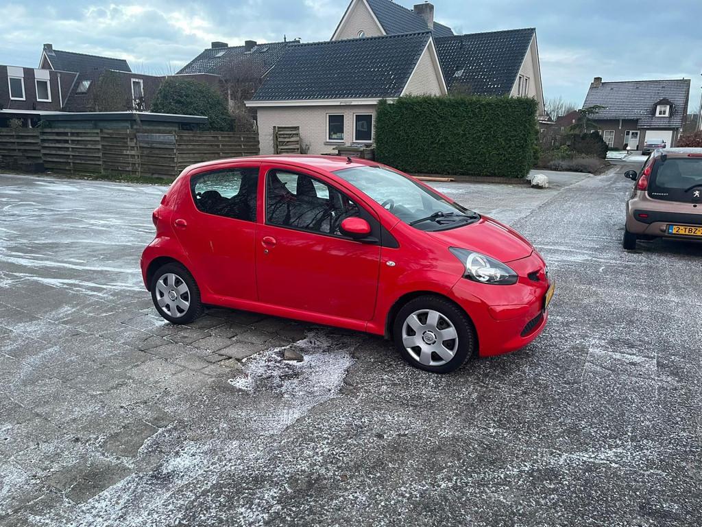 Toyota Aygo 1.0-12V Access, Voorwielaandrijving, Stof, Gebruikt, Zwart