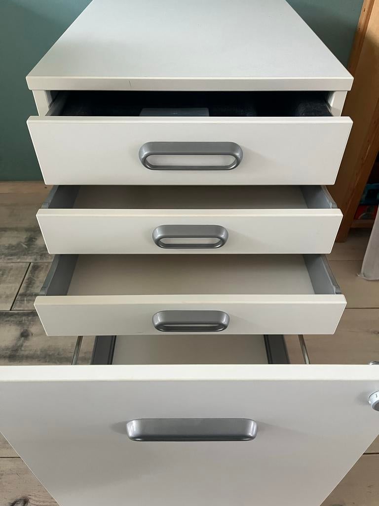 IKEA Galant Ladekast voor hangmappen met slot en wielen, Ophalen, 1 of 2 laden, Zo goed als nieuw, Minder dan 100 cm