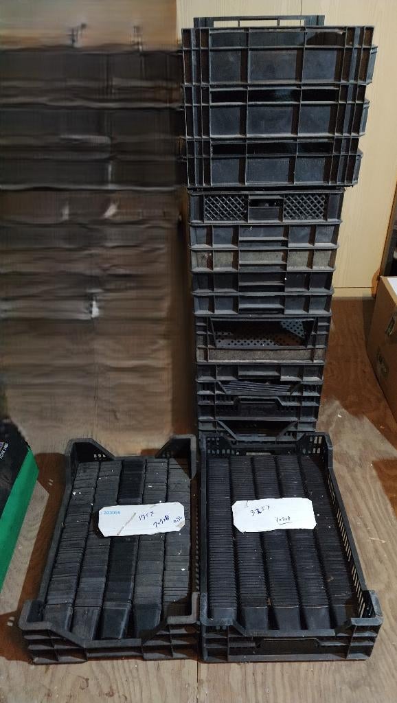 Plantenpotjes en kwekers kratten, Kunststof, Vierkant, Ophalen of Verzenden, Zo goed als nieuw