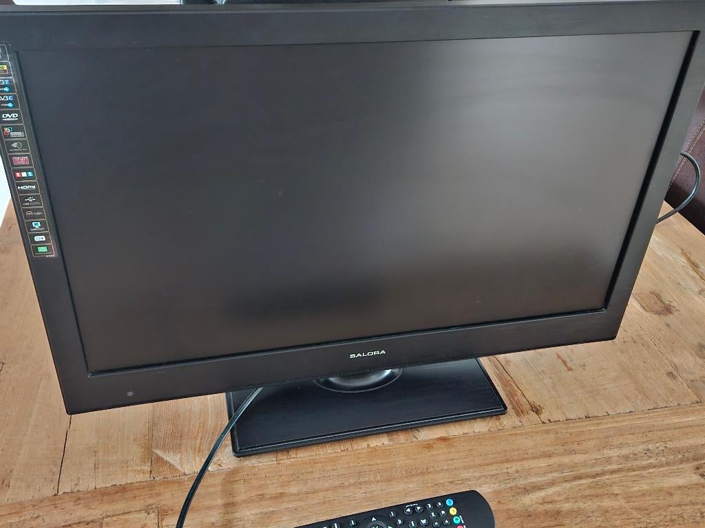 Salora LED tv+ingebouwde DVD speler+afstandsbediening+beugel, LED, 50 Hz, Zo goed als nieuw, Ophalen