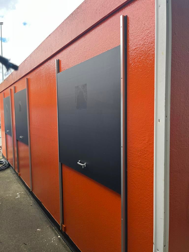 Schaftunit 3x7 m - Oranje met Zwarte Luiken, Doe-het-zelf en Verbouw, Bouwketen en Schaftketen, Ophalen of Verzenden, Gebruikt
