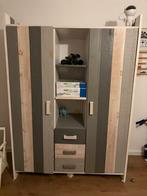 Mooie houten kledingkast voor op kinderkamer - grijs, Kinderen en Baby's, Kinderkamer | Commodes en Kasten, Ophalen