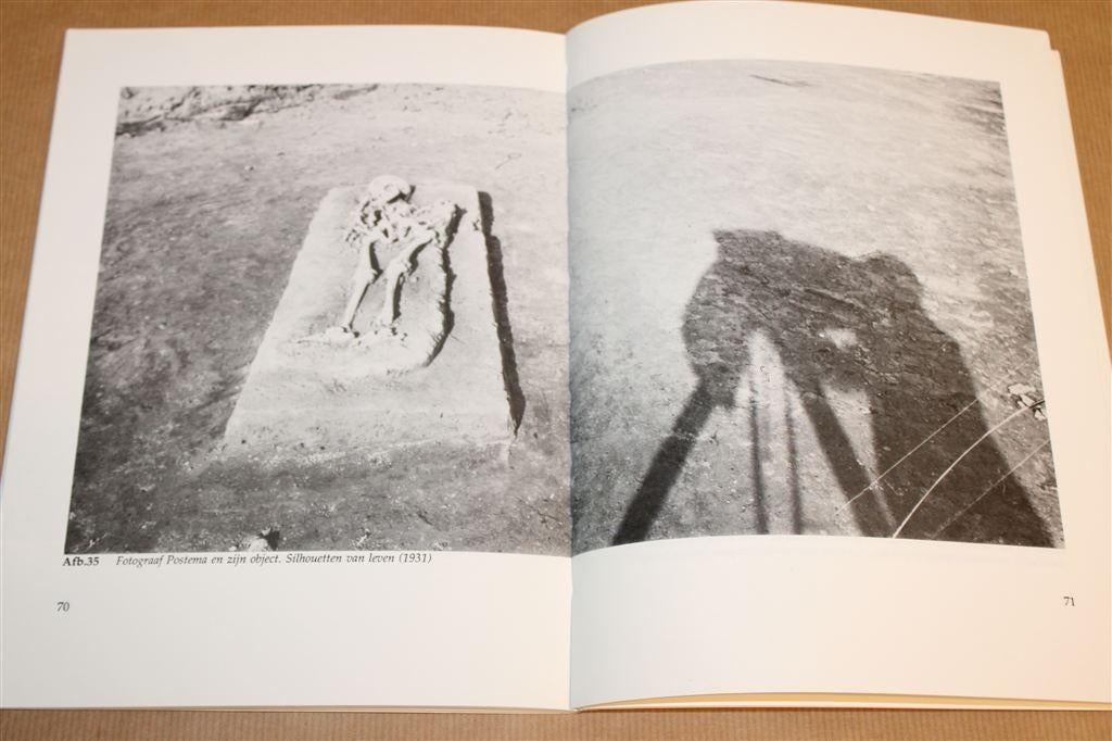 De wierde van Ezinge — Archeologie en historie, Ophalen of Verzenden, Gelezen