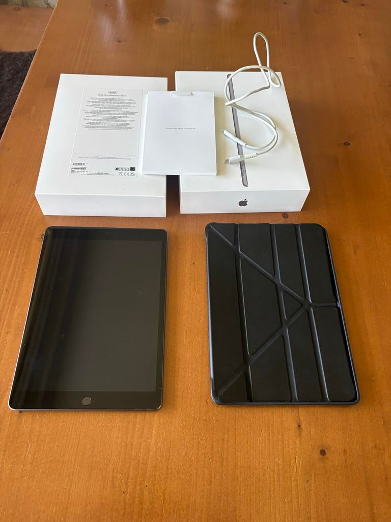 Apple iPad (9e generatie) 64GB Wi-Fi Spacegrijs, Computers en Software, Apple iPads, 10 inch, Gebruikt, Apple iPad, Ophalen of Verzenden