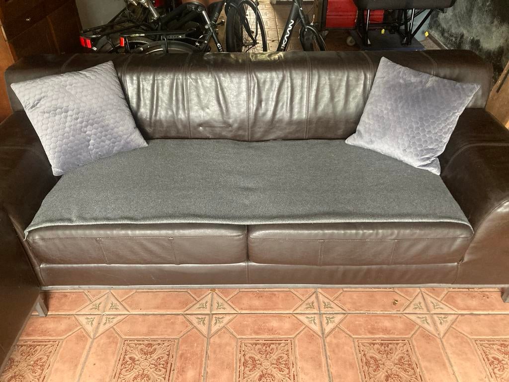 IKEA leren bank - Zitting kleine beschadiging, Gebruikt, Driepersoons, Ophalen of Verzenden, 200 tot 250 cm