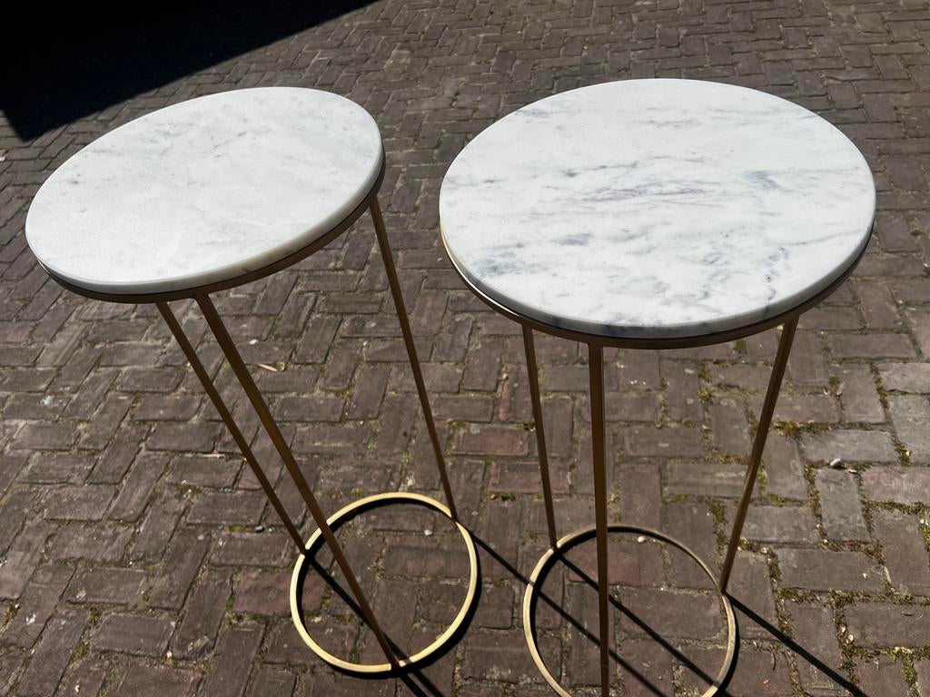 Pilaren brons met marmeren blad, Huis en Inrichting, Tafels | Bijzettafels, Ophalen, Minder dan 55 cm, Metaal of Aluminium, Rond
