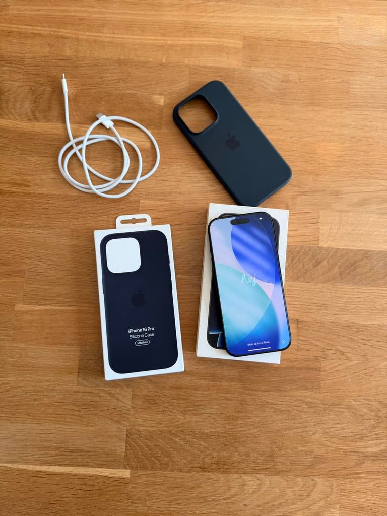 iPhone 16 Pro 128 GB Black Titanium, Telecommunicatie, Mobiele telefoons | Apple iPhone, 128 GB, 89 %, Zwart, Zo goed als nieuw