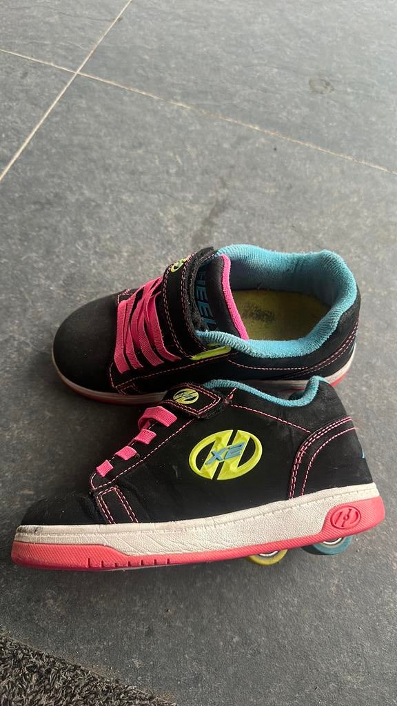 Hellys schoenen, Kinderen en Baby's, Speelgoed | Buiten | Rolschaatsen, Ophalen of Verzenden, Zo goed als nieuw