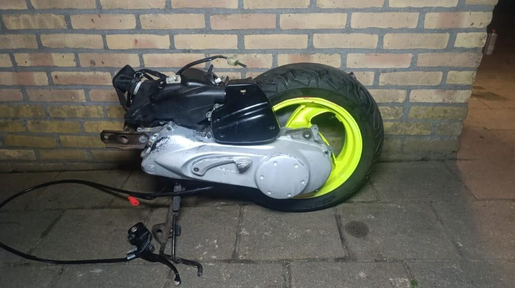 super netjes peugeot verticaal blok, Ophalen, Overige modellen, Maximaal 45 km/u, Zo goed als nieuw