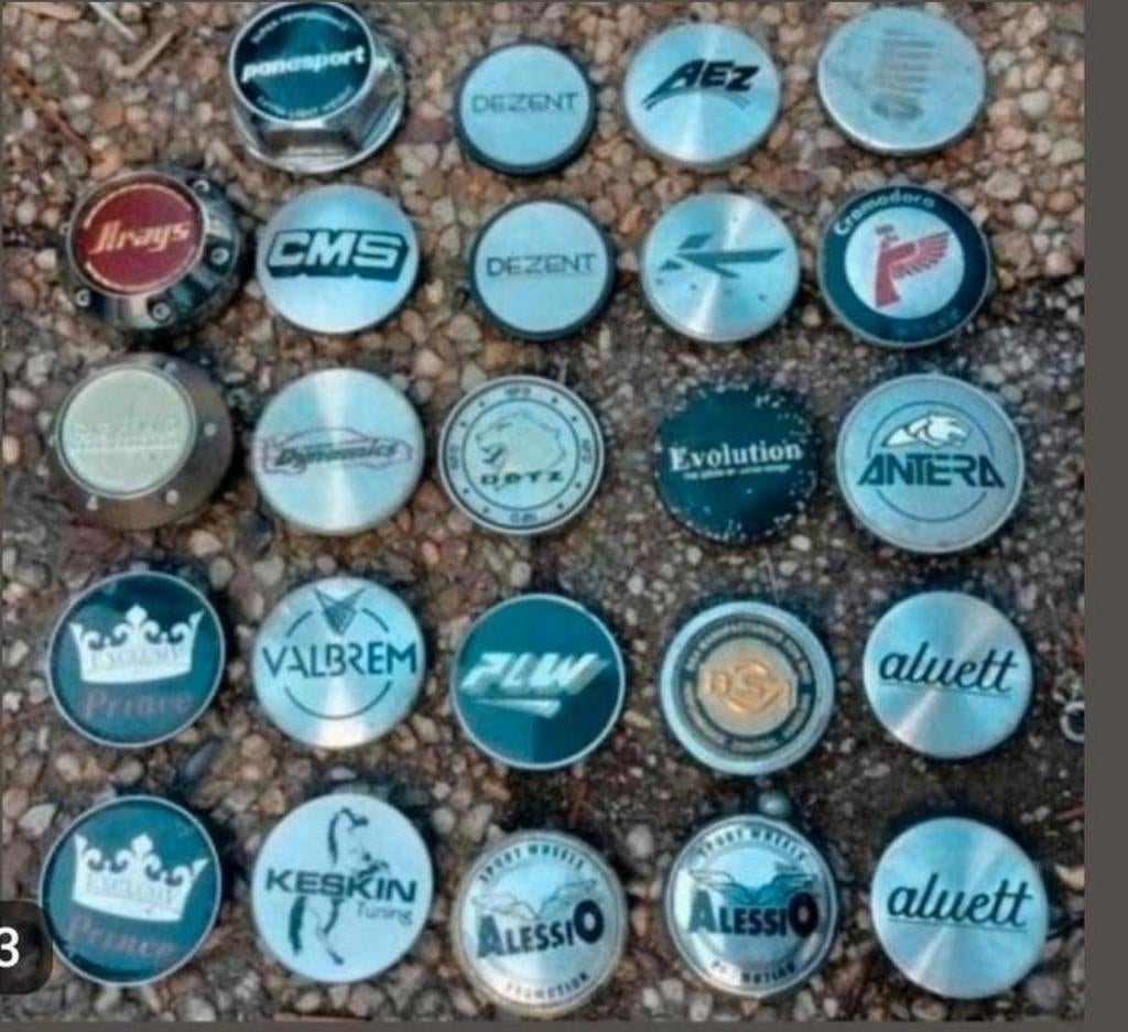 Diverse oudere naafdopjes , ALLESIO,ALUETT,KING,AEZ,FLY,ETC, Ophalen of Verzenden, Zo goed als nieuw