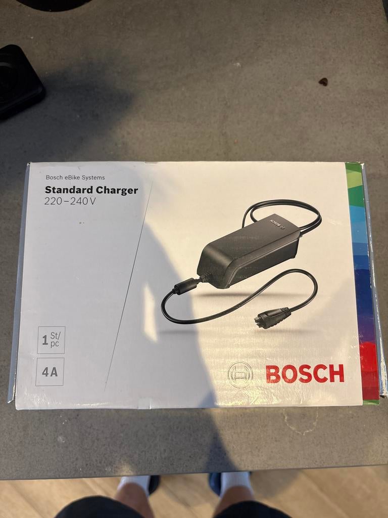 Bosch Standard E-bike Oplader 220-240V, Fietsen en Brommers, Fietsaccessoires | Fietsaccu's, Ophalen of Verzenden, Zo goed als nieuw