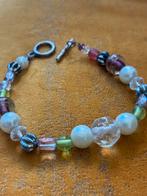 Vrolijk gekleurde armband met kralen, parels en verzilverde, Sieraden, Tassen en Uiterlijk, Armbanden, Overige materialen, Overige kleuren