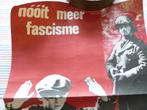 vintage poster tegen fascisme, weer actueel, Ophalen of Verzenden, Gelezen, Folder