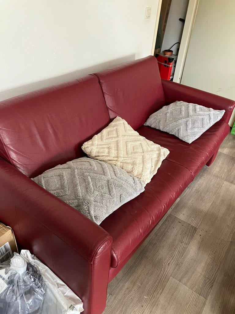 2x rood leer 2 1/2 zits bank., Ophalen, Gebruikt, 150 tot 200 cm, Tweepersoons