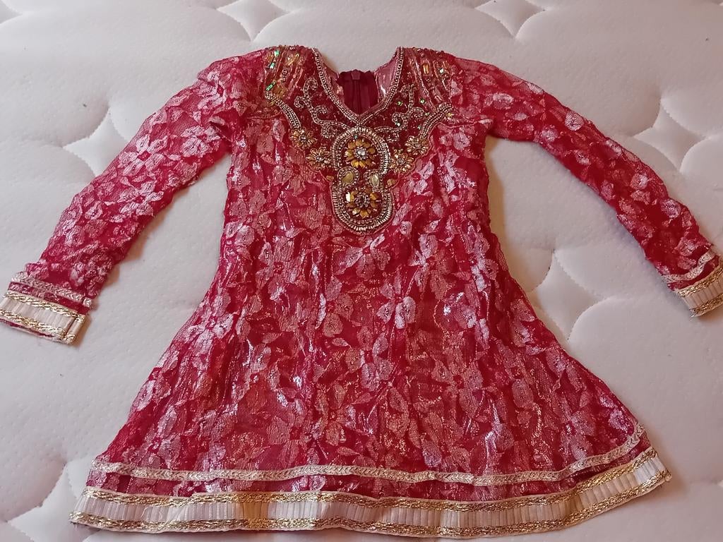 Salwar Kameez Rood met Goud, Ophalen of Verzenden, Zo goed als nieuw, Onbekend, Meisje