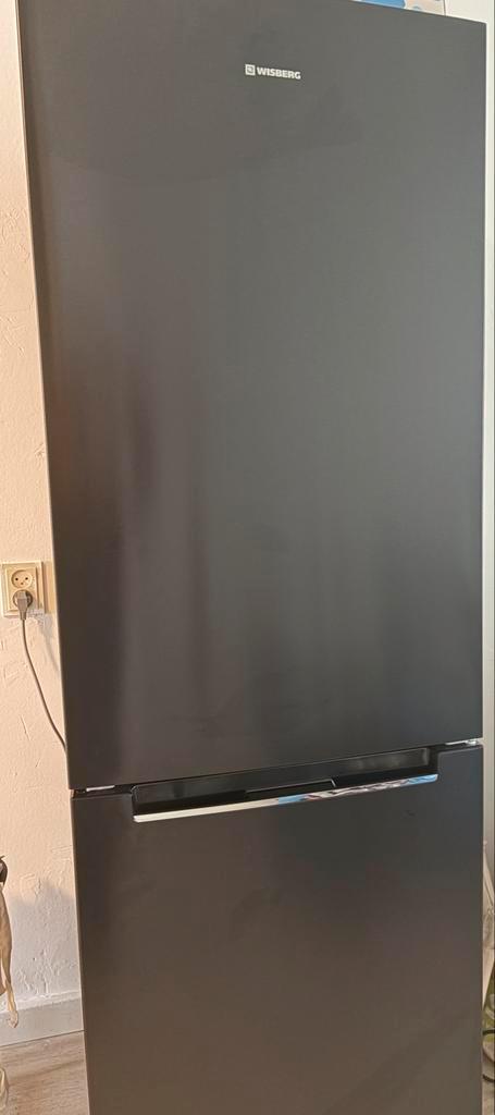 Wisberg WBKVC185CB koelkast, Witgoed en Apparatuur, Koelkasten en IJskasten, Zo goed als nieuw, Met aparte vriezer, 200 liter of meer