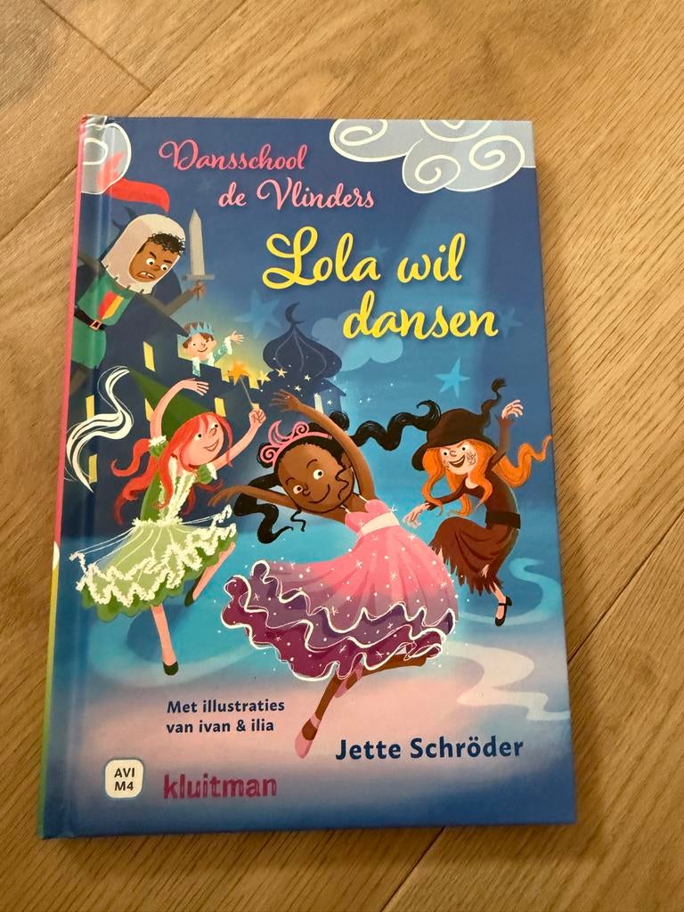 Dansschool de Vlinders: Lola wil dansen - Jette Schröder, Boeken, Kinderboeken | Jeugd | onder 10 jaar, Ophalen of Verzenden, Zo goed als nieuw